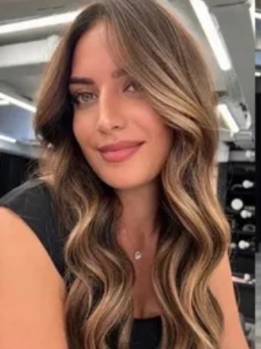 Ombre Brown to Honey Blonde Long Curly Synthetic Wig, Glueless Heat Resistant .